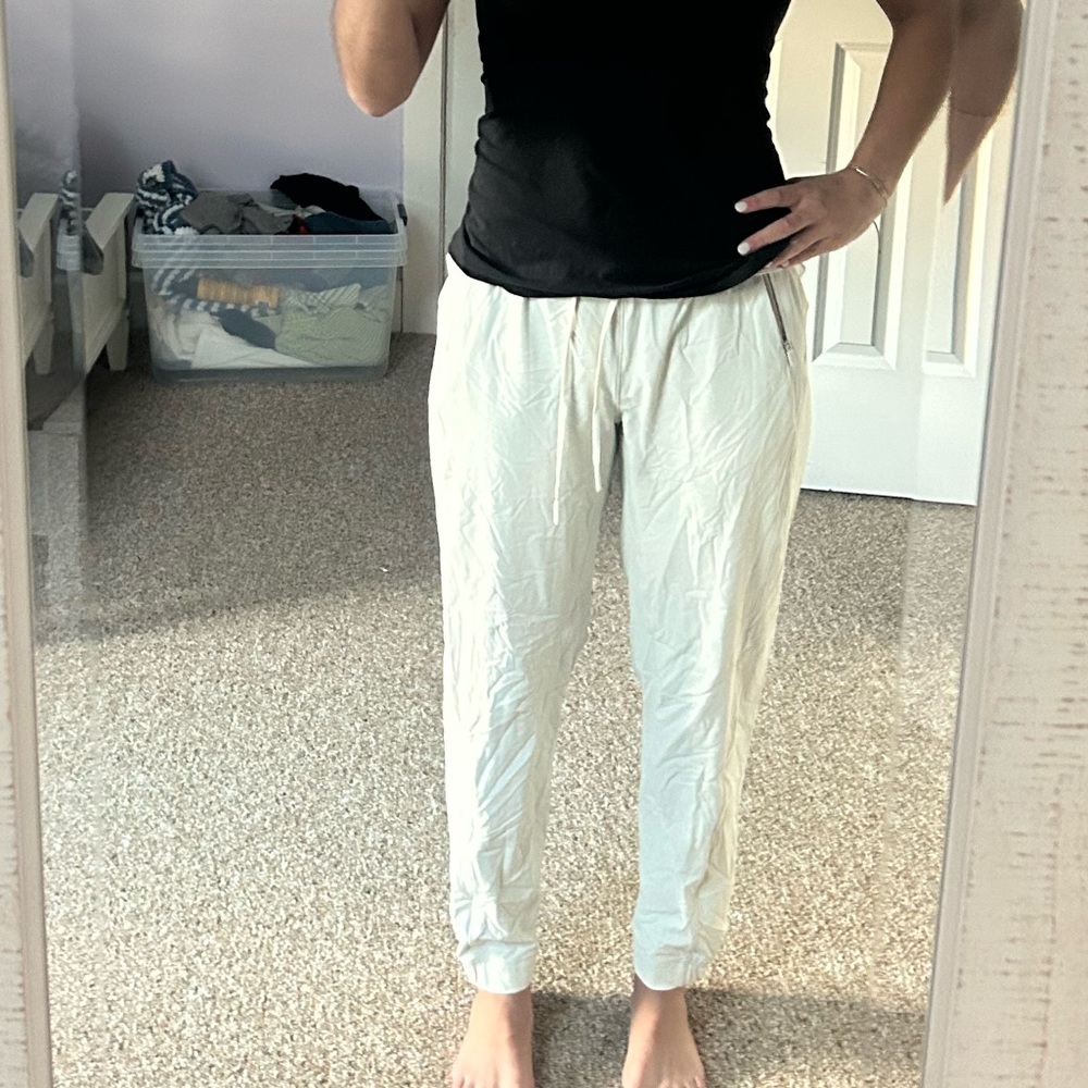 Lululemon white joggers